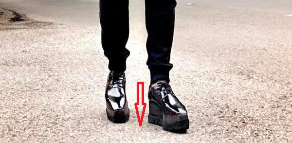 Giày độn cao tới cả chục phân...