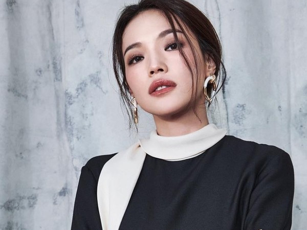 Cách đây ít ngày, diễn viên Thư Kỳ lại một lần nữa khiến công chúng phải xuýt xoa trước vẻ đẹp không tuổi của mình khi xuất hiện trẻ trung, xinh đẹp tại một sự kiện từ thiện.