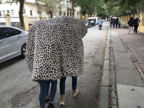 Chia sẻ hơi ấm với bạn bè trong những ngày lạnh giá này thôi nào.