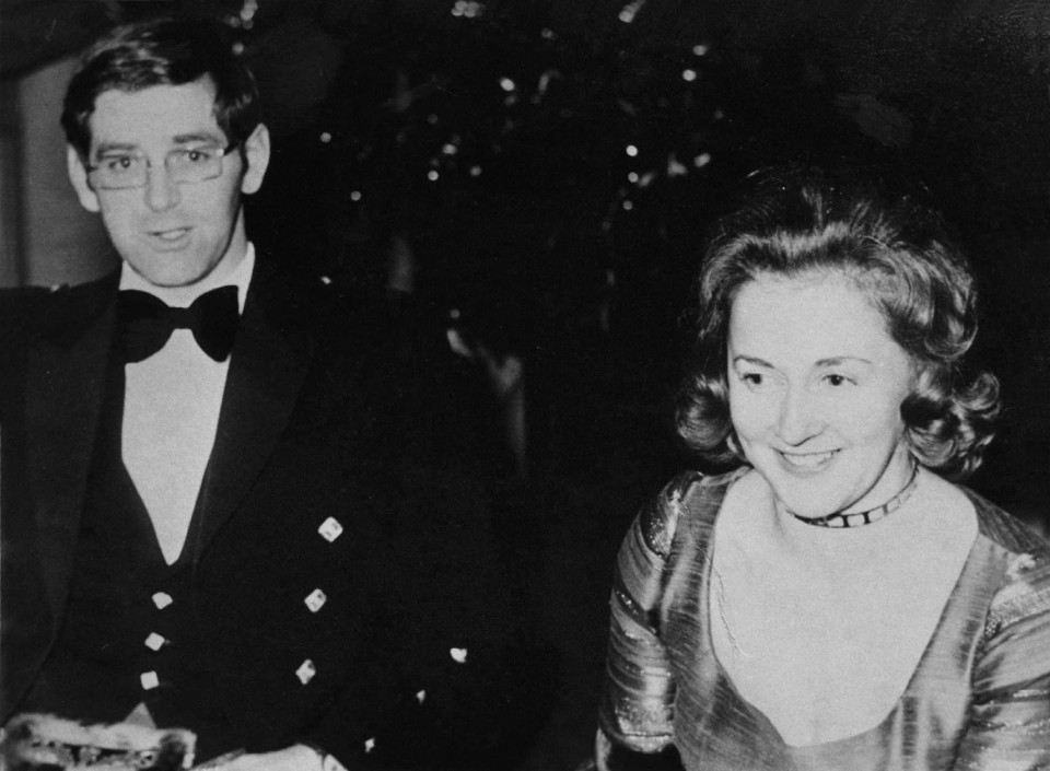 Renee Macrae bên Bill McDowell – nghi phạm chính của vụ mất tích.