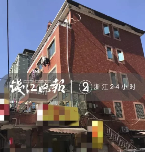 Cu ba U80 o biet thu 5 tang nhung van di an xin-Hinh-2