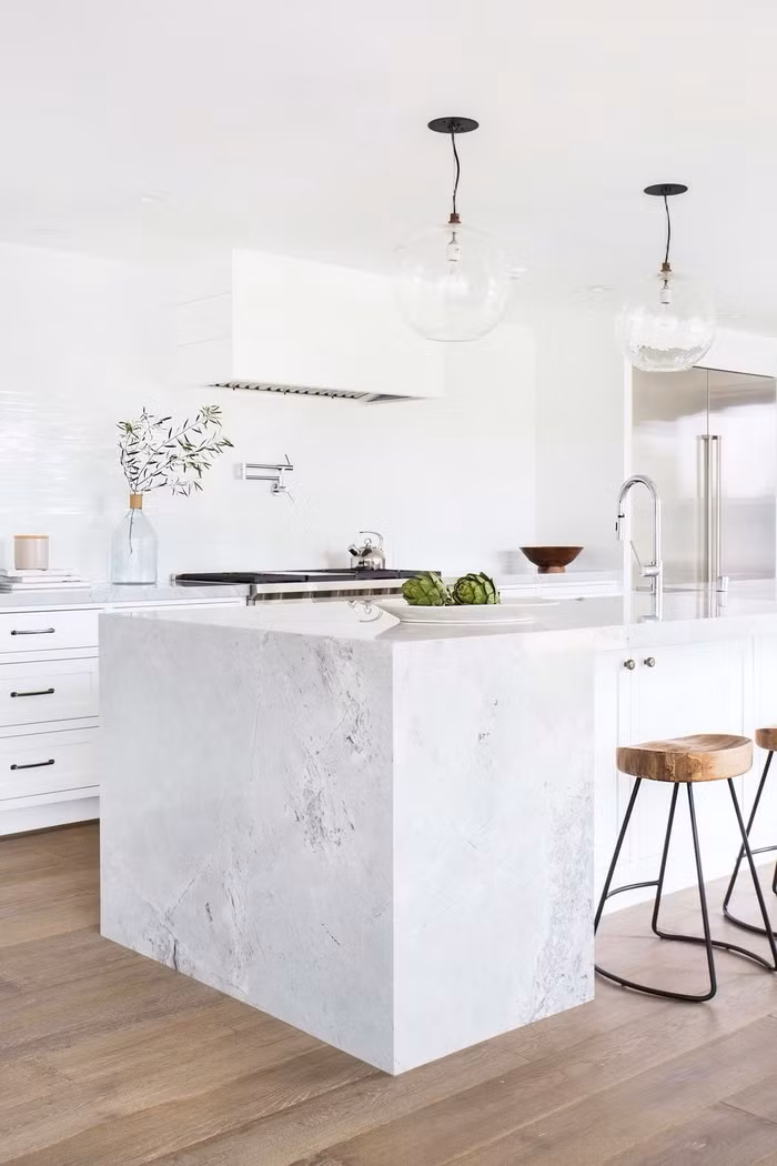 Mẫu đèn chùm với kiểu dáng đơn giản, tinh tế ngày càng nhận được nhiều sự ưa chuộng của các chủ nhà.