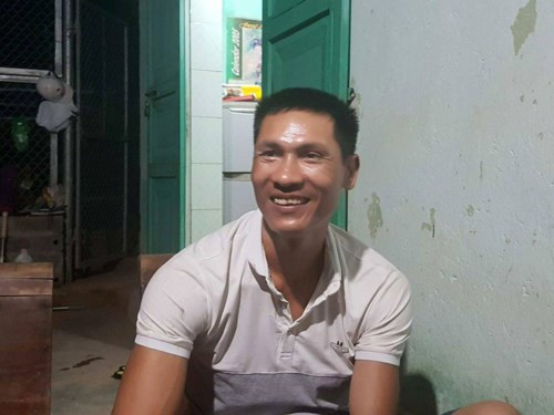 Tài xế chiếc xe tải có phản xạ tuyệt vời, anh Đỗ Văn Tiến (ảnh: Hoài Anh)