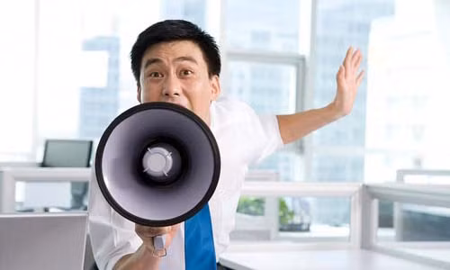 Xem tuong nguoi hay khoe khoang, si dien, thich the hien