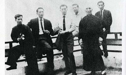 Qua khu bat hao cua tong su Diep Van: Lam bao ke cho xa hoi den