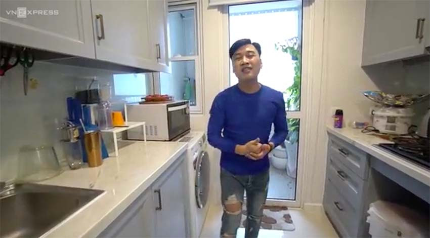 Nam ca sĩ Don Nguyễn chia sẻ, vì sống một mình nên anh không quá chú trọng tới phòng bếp.