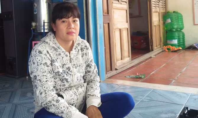 Chị Nguyễn Thị Thúy, người đã can ngăn nhóm người của bà Bích xông vào nhà mẹ ruột lấy xe nhưng bất thành - Ảnh: CHÍ HẠNH