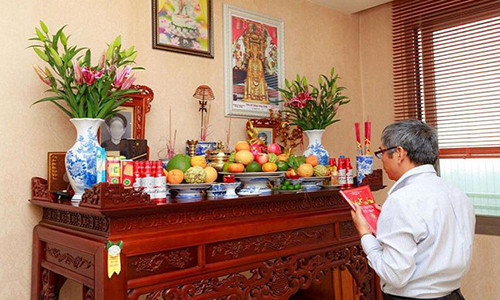 Kieng ky khi lau don ban tho de khong tan loc