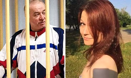 Yulia Skripal (phải) đã gọi vài cuộc điện thoại cho người thân sau khi thoát khỏi tình trạng hôn mê sau vụ đầu độc ở Anh ngày 4.3
