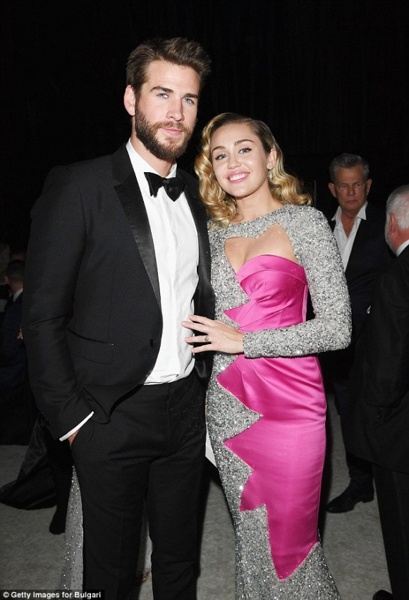 Mặc dù có thời gian hẹn hò tìm hiểu khá dài nhưng cho đến nay Miley Cyrus và Liam Hemsworth vẫn chưa đi đến hôn nhân vì xảy ra bất đồng trong vấn đề con cái.