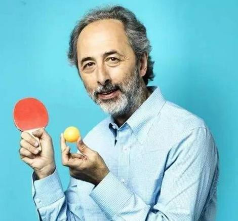 Flying Tiger là một thương hiệu đồ đồng giá thuộc sở hữu của Lennart Lajboschitz, nhà sáng lập người Do Thái.