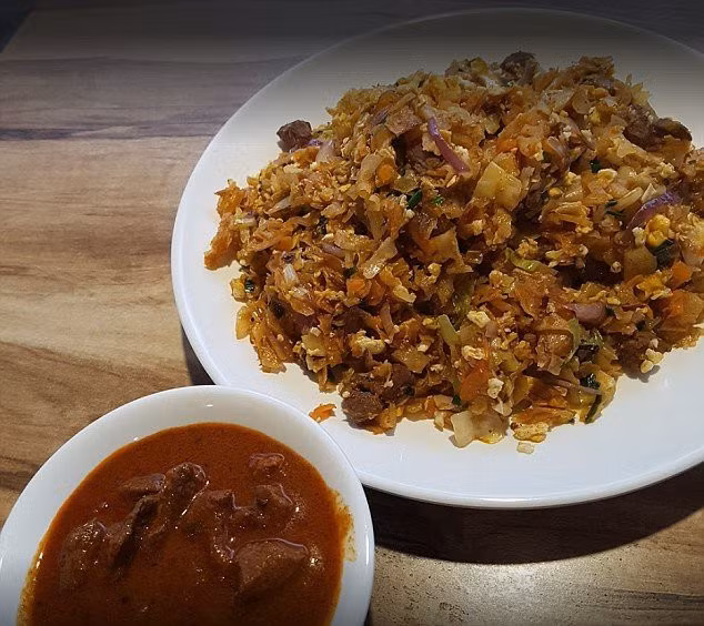 Nha hang cho khach an thuc pham cho meo bi phat 320 trieu