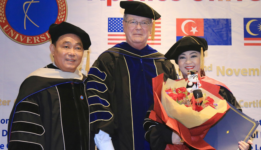 Diem lai mot nam song gio cua cac cap vo chong dai gia-Hinh-3