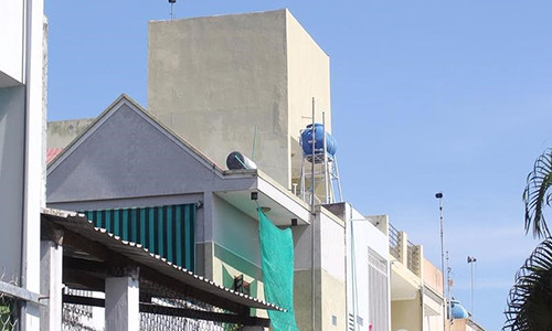 Nóc nhà của các hộ liền kề.