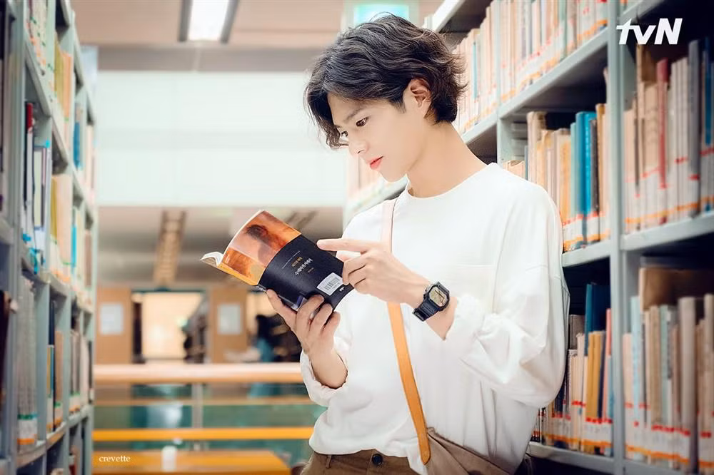 Tạo hình của Park Bo Gum với mái tóc dài, bồng bềnh trong "Encounter" đã hoàn toàn chinh phục người hâm mộ.