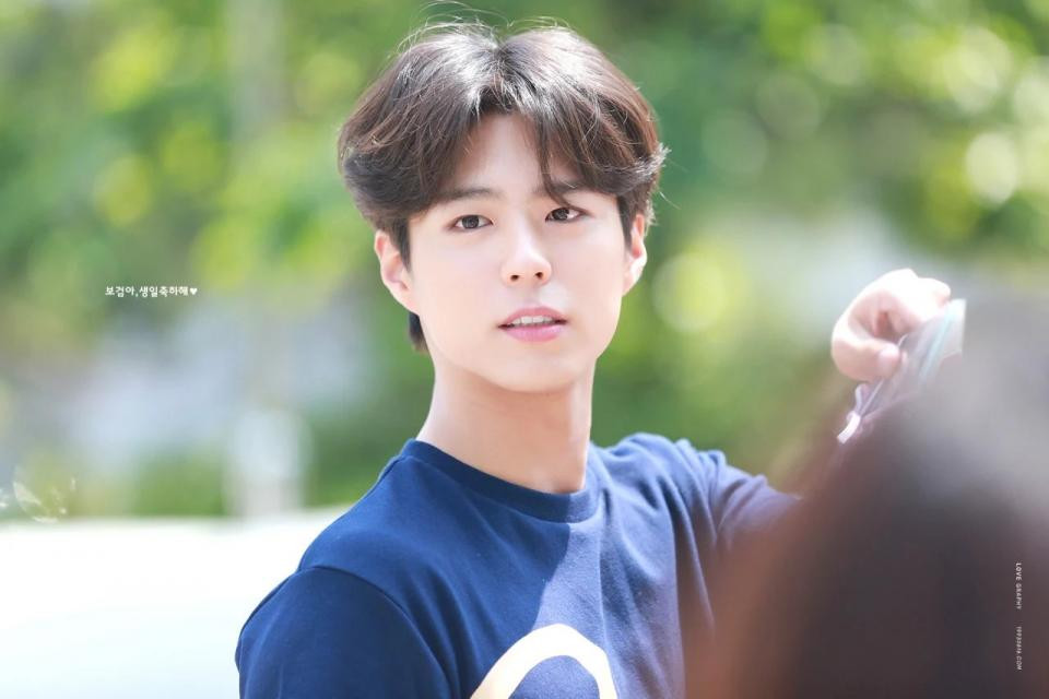 Nhờ thành tích này Park Bo Gum cũng đứng đầu bảng xếp hạng các gương mặt đại diện quảng cáo uy tín. Năm 2017, anh cũng đứng đầu danh sách 10 người nổi tiếng quyền lực nhất xứ Hàn của tạp chí Forbes.
