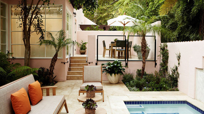 Khoảng sân theo phong cách Tây Ban Nha riêng của phòng Tổng thống.