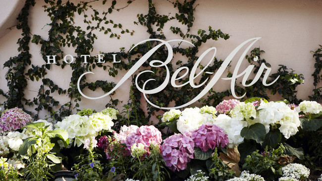 Bel-Air là một trong 10 khách sạn xa xỉ của Dorchester Group, thuộc sở hữu của một tập đoàn đầu tư của chính phủ Brunei. Các khách sạn cao cấp khác trong số này gồm Hotel Plaza Athénée ở Paris và Dorchester ở London.