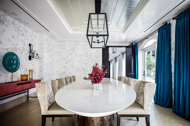 Phòng ăn trang trọng cho 10 người.