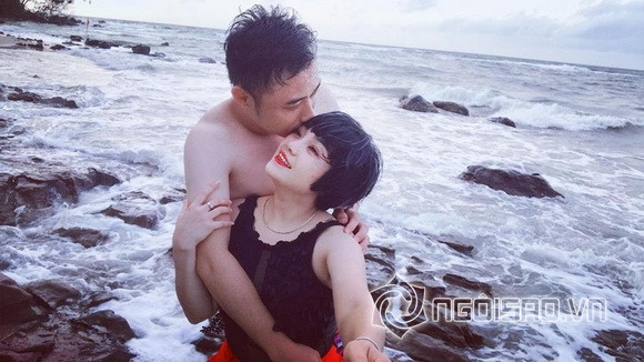 Ngọc Khuê khoe bạn trai mới qua loạt ảnh tình bể bình?