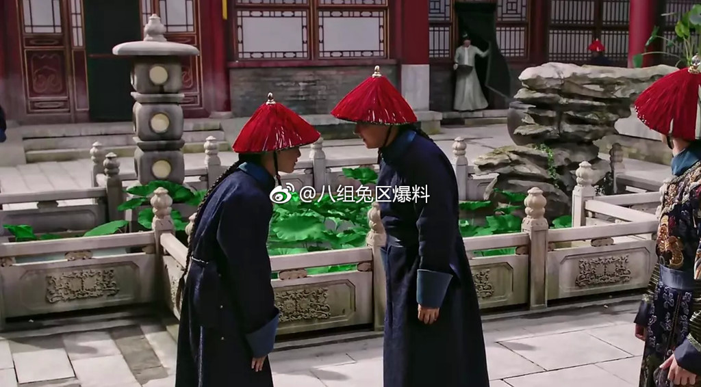 Trong những tập đầu tiên, khán giả nhanh chóng phát hiện đầm sen được xử lý bằng đồ họa vi tính khá cẩu thả khiến hình ảnh trông giả tạo.