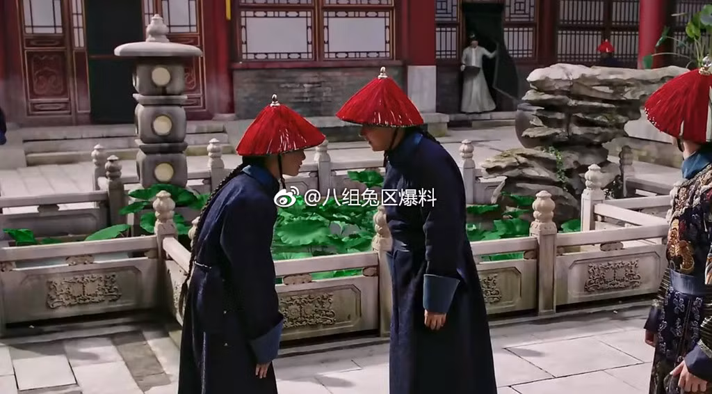 Trong những tập đầu tiên, khán giả nhanh chóng phát hiện đầm sen được xử lý bằng đồ họa vi tính khá cẩu thả khiến hình ảnh trông giả tạo.