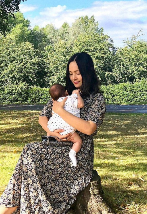 Cô dành rất nhiều lời có cánh để khen ngợi chồng: "Chồng tôi yêu thương tôi. Anh ấy khiến tôi được là chính mình và yêu tất cả mọi điều thuộc về tôi. Ngược lại, tôi cũng yêu mọi thứ thuộc về anh ấy. Và thêm nữa, anh ấy là cha của con tôi".