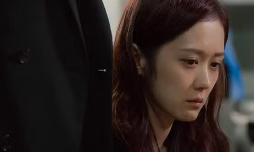 Vợ tôi bật khóc, cô ấy xin lỗi cả nhà và bảo tôi không có lỗi gì. Nguyên nhân là vì… vợ tôi yêu người khác, từ 3,4 năm trước rồi. (Ảnh minh họa)