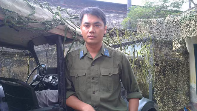 Vai người cha dượng của Quỳnh do diễn viên Đồng Thanh Bình đảm nhận. Với khuôn mặt phúc hậu, anh thường được giao các vai chính trực tốt bụng trong "Đêm vùng biên", "Lập trình cho trái tim", "Hoa mua đầu núi", "Cầu vồng tình yêu"...