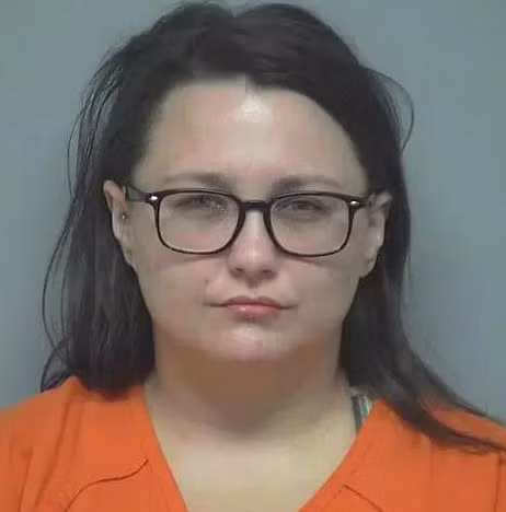 Co giao My nhan tin cho dong nghiep sau khi quan he voi hoc sinh