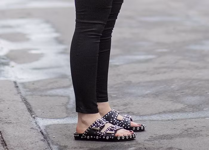 Nhân Mã (22/11 – 21/12): Sandal Nhân Mã là cô nàng vô tư, phóng khoáng, lạc quan. Sandal là sự lựa chọn tuyệt hảo cho bạn.