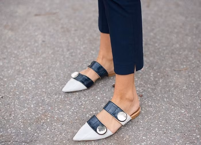 Ma Kết (22/12 – 19/1): Giày bệt mũi nhọn Giày bệt mũi nhọn dành riêng cho cô nàng Ma Kết cầu kỳ, kiểu cách.