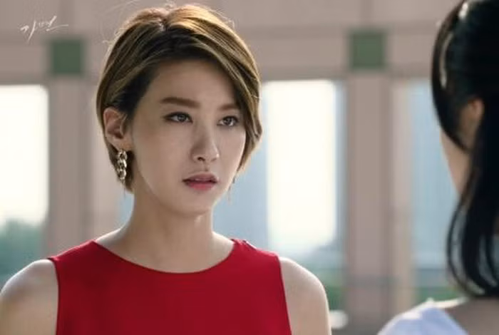 Vo kinh so thay trai la tren giuong, he lo am muu cua Osin