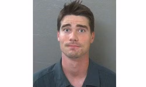 Thanh nien xin canh sat bat minh vi tai phim khieu dam tre em