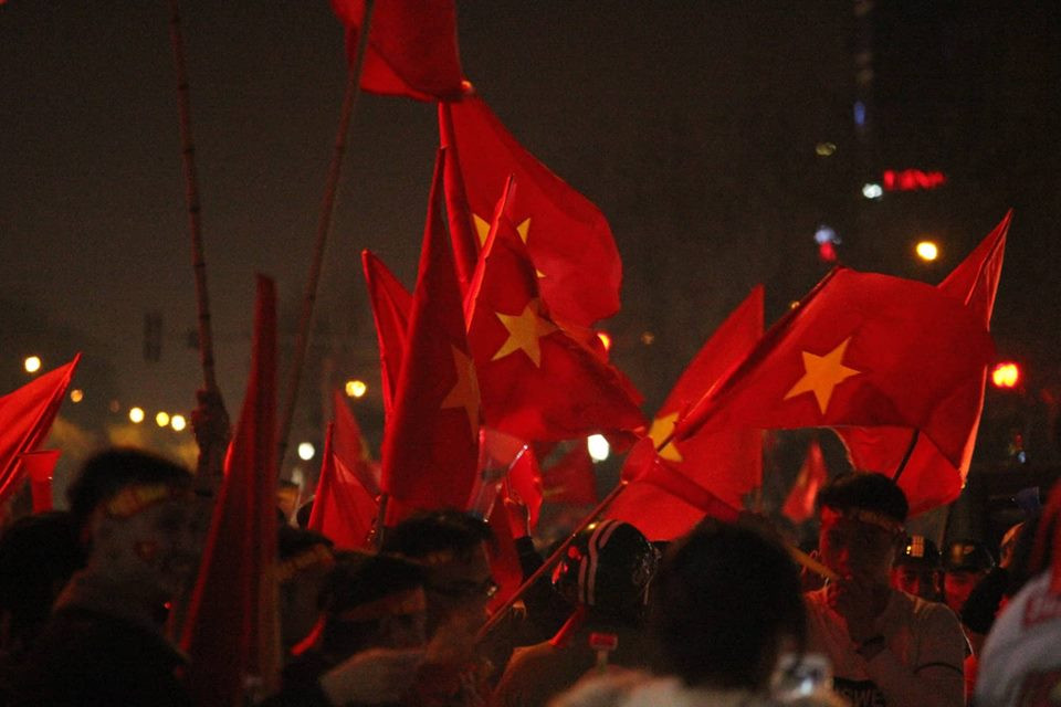 Niềm hạnh phúc lan tỏa qua từng ánh mắt, cử chỉ.