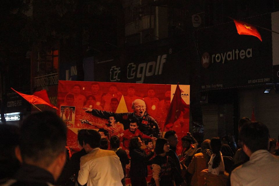 Người thầy tuyệt vời chèo lái con thuyền đưa đội tuyển Việt Nam đến chức vô địch AFF Cup 2018 được tung hô khắp nơi.