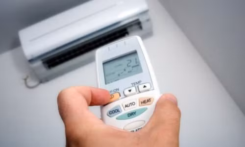 Biết cách sử dụng điều khiến điều hòa đúng cách cũng giúp tiết kiệm điện đáng kể.