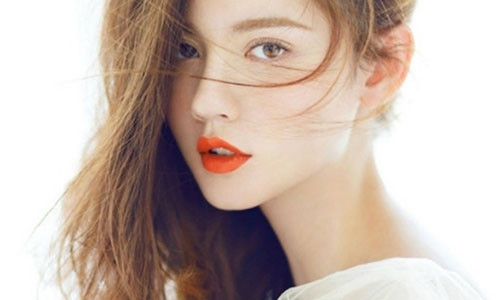 Chẳng cần đi xem bói cũng biết phụ nữ có số cuối ngày sinh là số 6 sẽ có cuộc đời sung sướng, sống trong nhung lụa - Ảnh minh họa: Internet