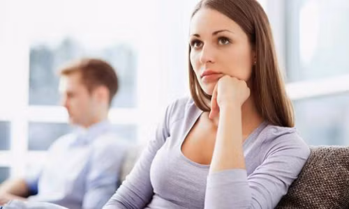 Vì chuyện này mà tình cảm vợ chồng tôi lạnh nhạt. (Ảnh minh họa)