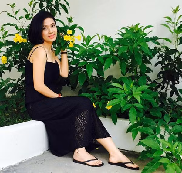 Vốn là người trầm lặng và không thích gây điều tiếng trên các phương tiện truyền thông, ngôi sao điện ảnh đình đám một thời - Việt Trinh chọn cuộc sống bình yên bên con trai và hiếm khi xuất hiện tại các sự kiện làng giải trí. Hơn hai năm trở lại đây, Người đẹp Tây Đô chính thức trở lại với vai trò đạo diễn phim truyền hình. Các bộ phim của cô như Trở về, Vợ của chồng tôi nhận được sự quan tâm và yêu thích của khán giả.