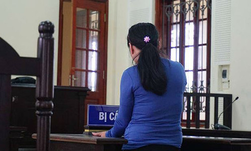 Nguoi phu nu hiem muon vuong lao ly khi den nha nghi “xin” con