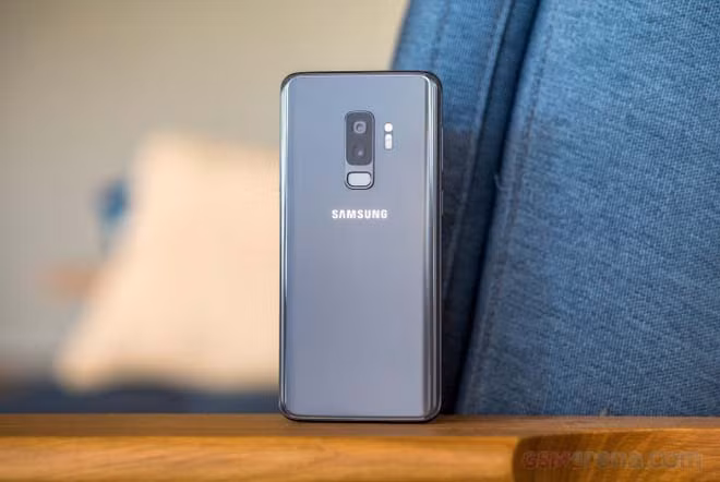 Galaxy S9+ nổi trộng với thiết kế hoàn thiện và cấu hình mạnh mẽ.