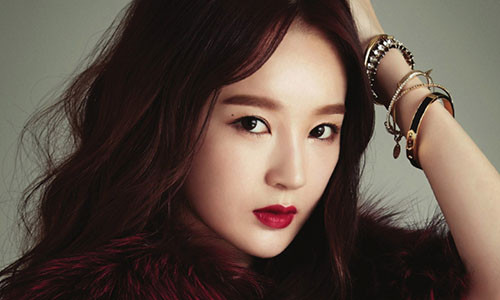 Sự nghiệp xuất chúng đến vậy thì tiền bạc cũng theo đó ngày càng rộng mở.