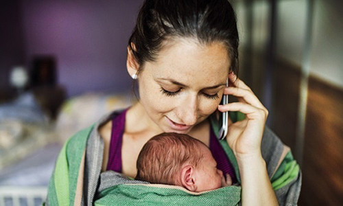 Nhiều hôm tôi đi chơi đến nửa đêm mới về. Vợ ở nhà sốt ruột nên liên tục gọi đến điện thoại của tôi. Ảnh minh họa