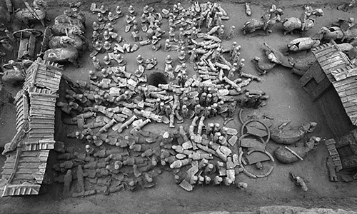 Phat hien doi quan dat nung la, khong giong cua Tan Thuy Hoang