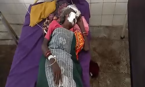 Ba lao bi dan lang cat luoi vi nghi la phu thuy