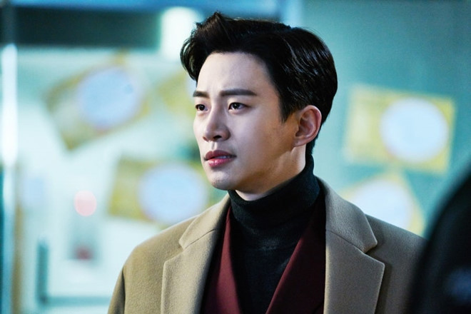 Than tuong Kpop nem vong tay tri gia 35.000 USD tang fan-Hinh-2