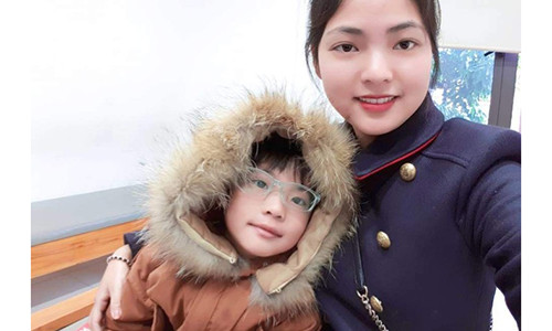 Quen do con bang dien thoai, me Ha Nam hoi han tot do