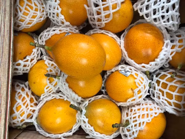 Chanh leo nhap khau hon 100.000 dong/qua van chay hang-Hinh-2