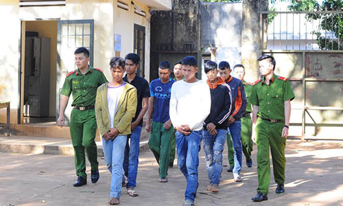 Các đối tượng bị bắt giữ tại cơ quan điều tra.